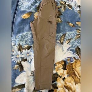 Nike tapered cargo size small